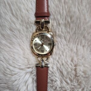 Isaac Mizrahi Live Watch Gold Tone Brown Leather Band Modern Contemporary Chic ✨